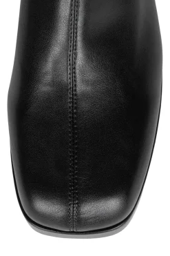 Clearance CAPACITY Closed Toe|Platform