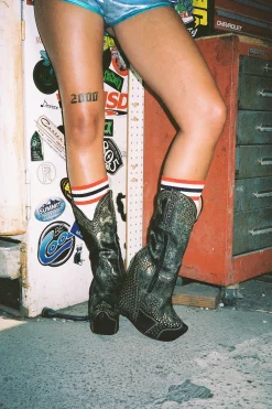 Shop GIDDY-STUD Closed Toe|Platform