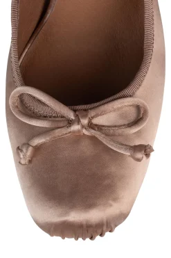 Clearance NYMPHA Pumps