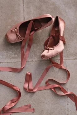 Clearance NYMPHA Pumps