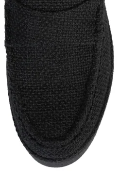 Store SOARING Closed Toe