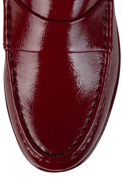 Store SOARING Closed Toe