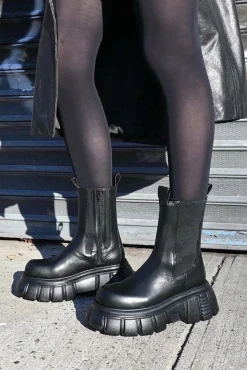 Clearance STOMPED Closed Toe|Platform