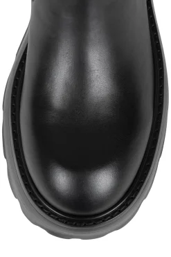 Shop SUBURBIA Closed Toe|Platform