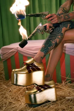 Hot UPSCALE Closed Toe